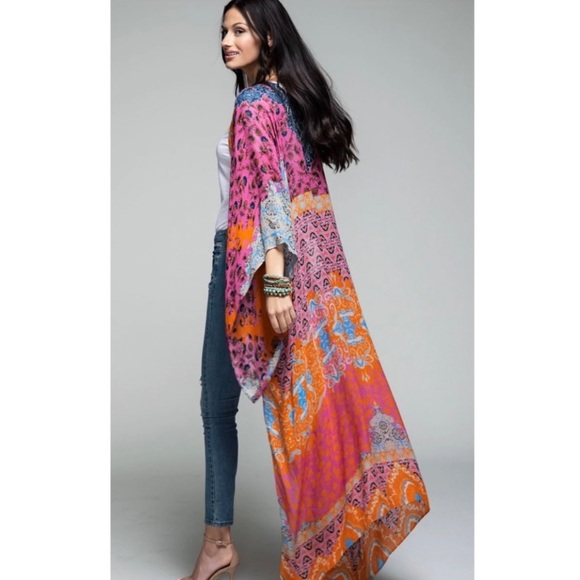 - NWT Intricate Damask Kimono back by POPULAR DEMAND!! - Picture 3 of 3